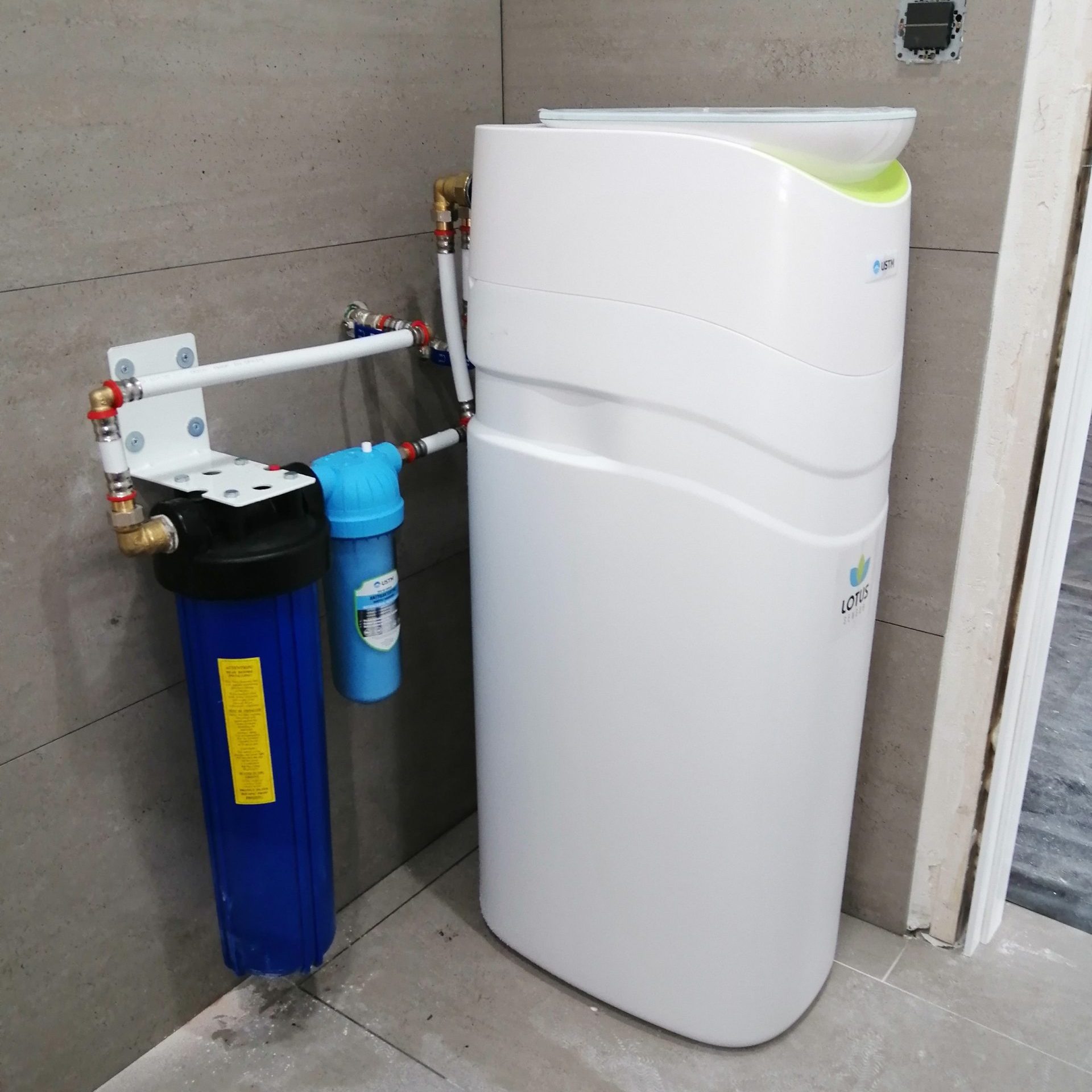 Water Softener and 20 BB Whole House Drinking Water Kit